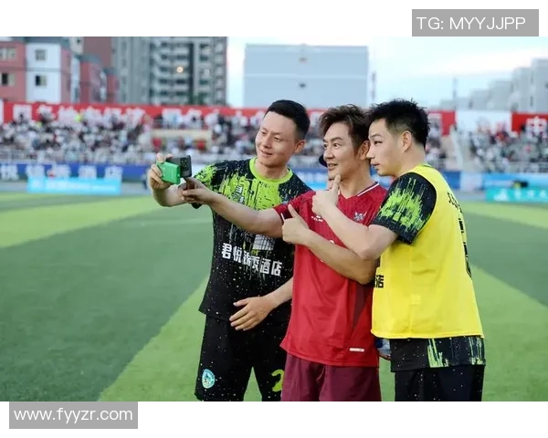 姓庆的足球明星如何在绿茵场上书写传奇人生与辉煌成就