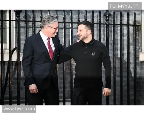 英国女首相与足球明星的传奇故事：权力与荣耀的交汇点